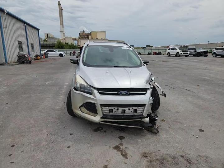 2014 Ford Escape Titanium - zdjęcie 15