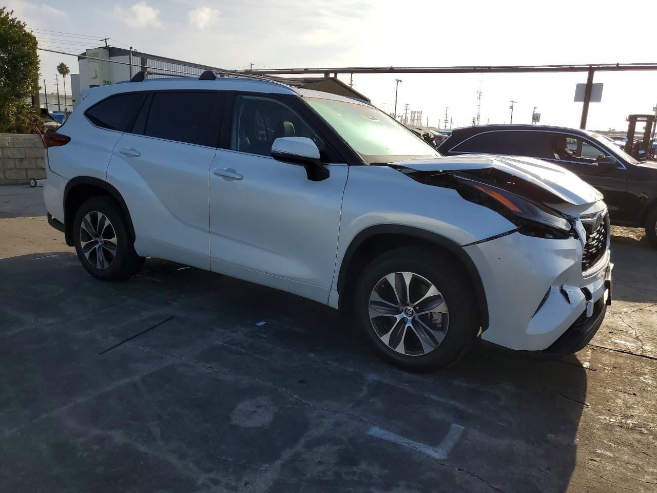 2023 Toyota Highlander Xle - zdjęcie 4