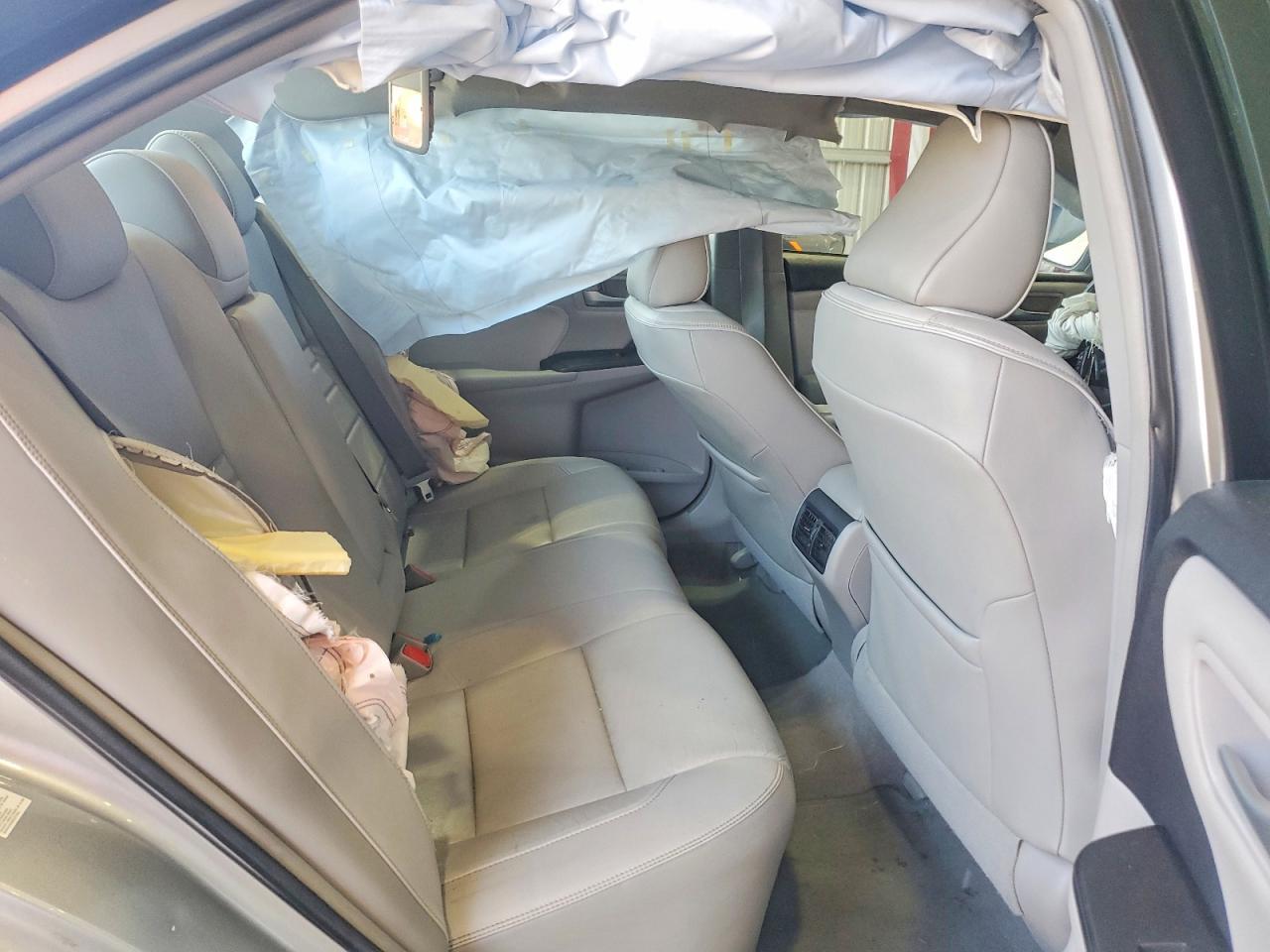 2016 Toyota Camry Xle - zdjęcie 10