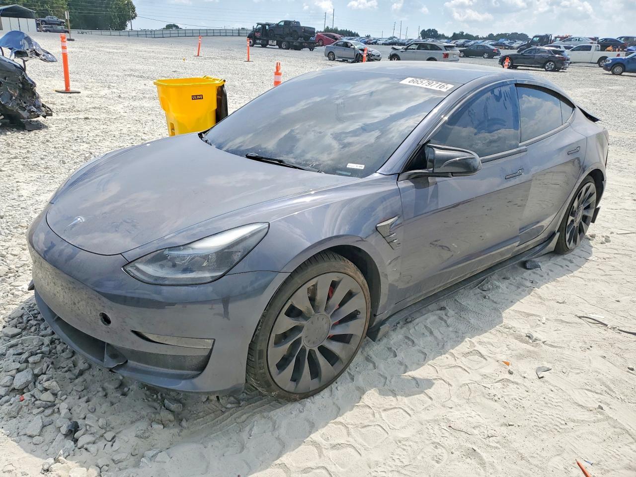 2023 Tesla Model 3 - zdjęcie główne