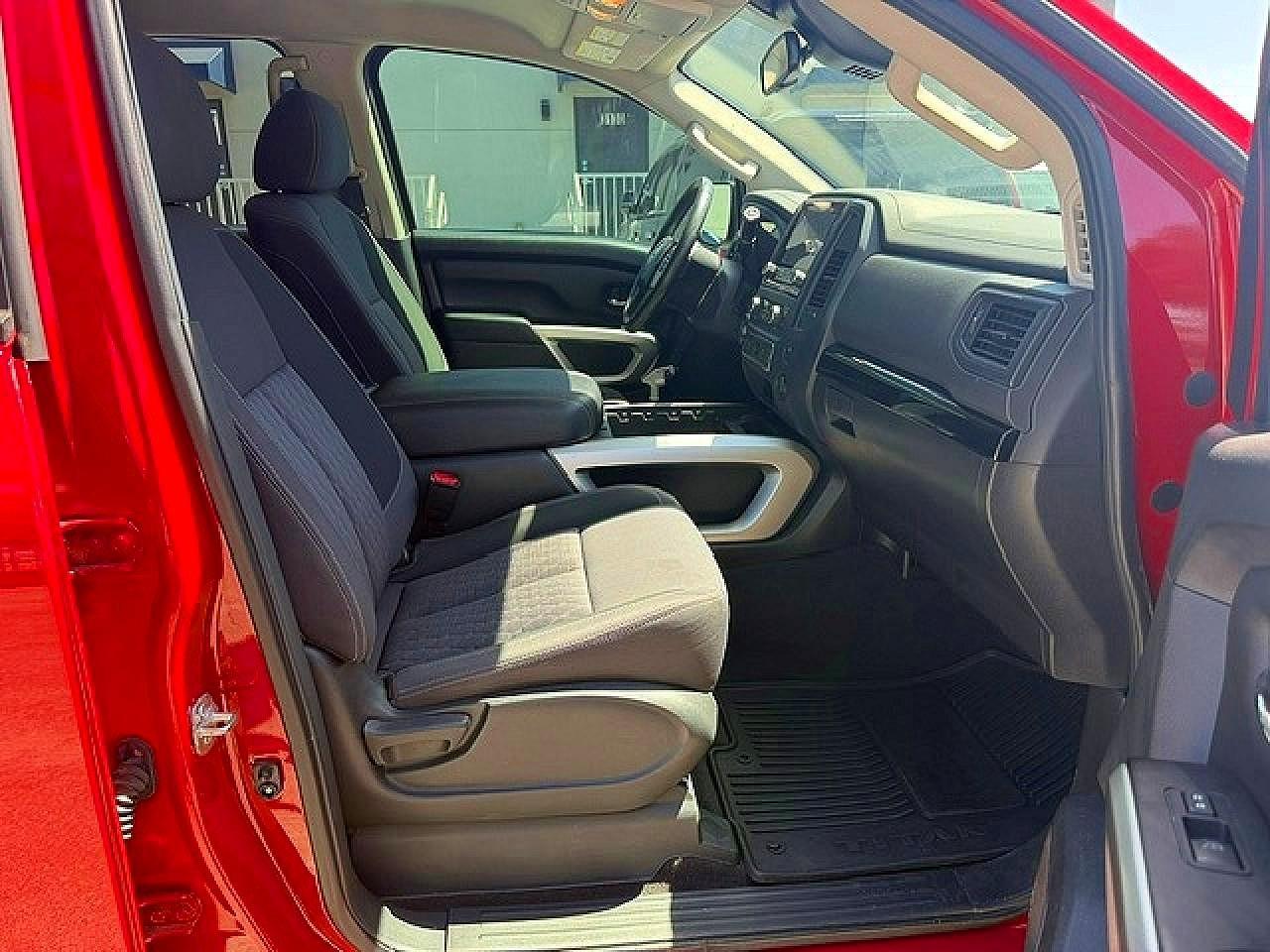 2022 Nissan Titan Sv - zdjęcie 7