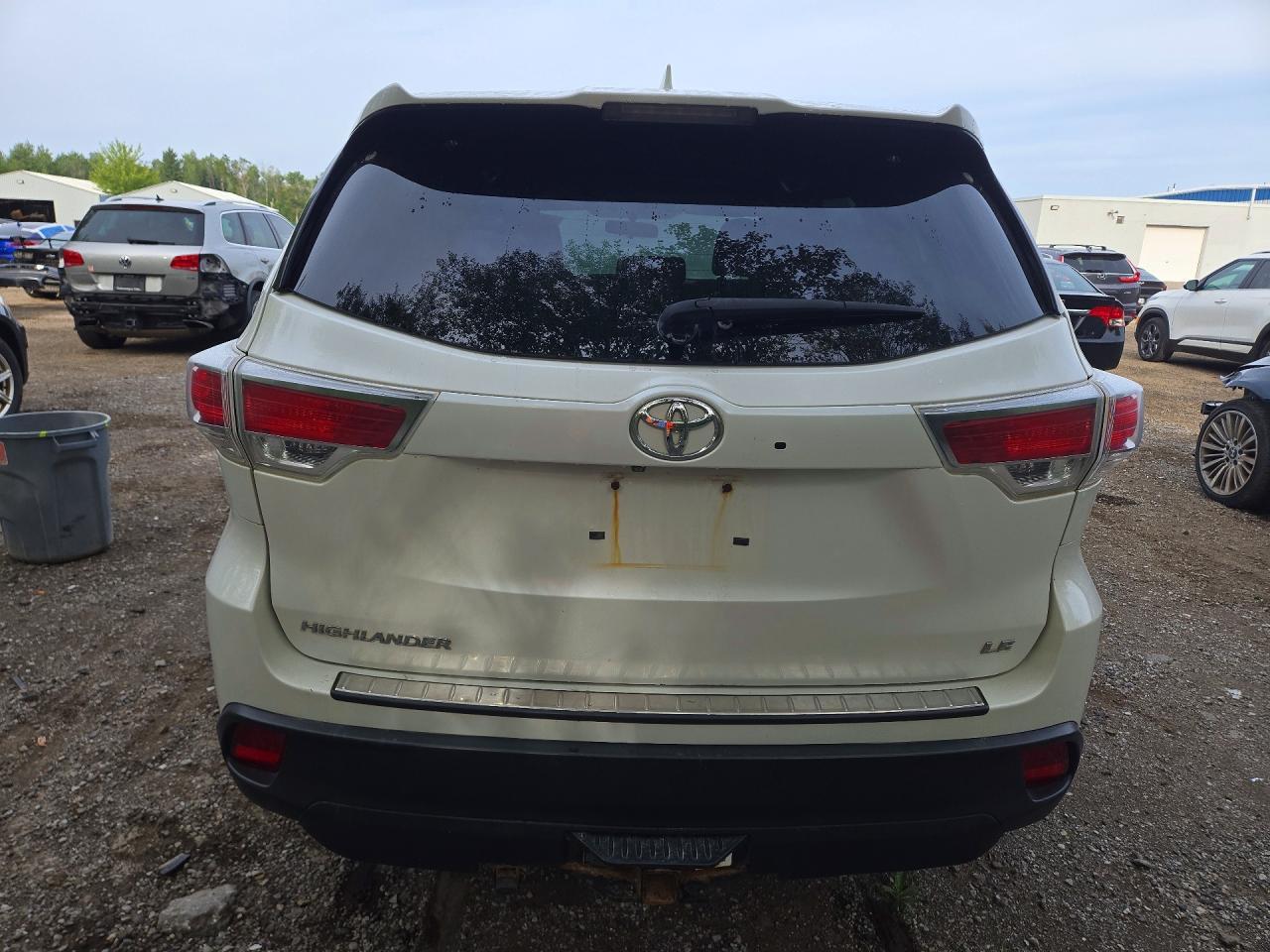 2014 Toyota Highlander Le - zdjęcie 6