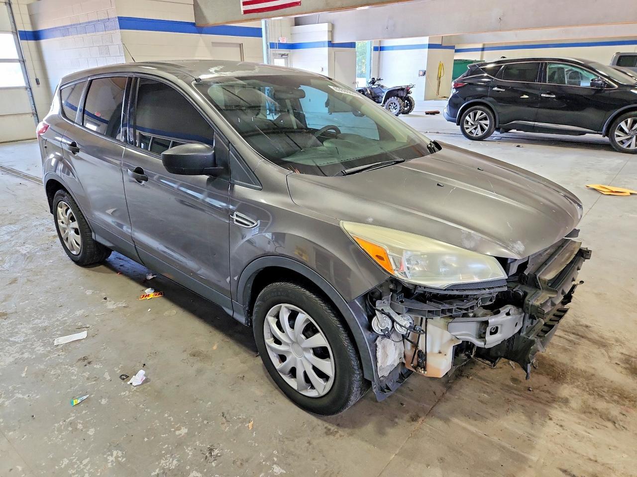 2014 Ford Escape S - zdjęcie 4