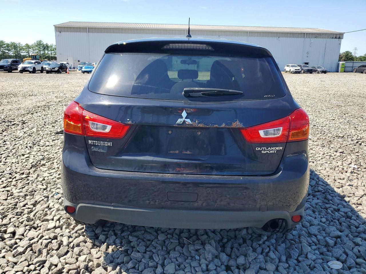 2013 Mitsubishi Outlander Sport Es - zdjęcie 6
