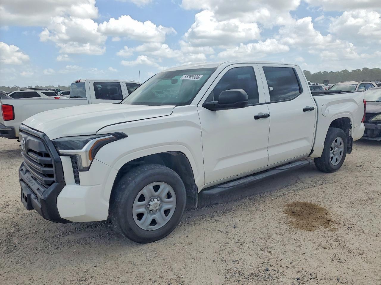 2024 Toyota Tundra Sr - zdjęcie główne