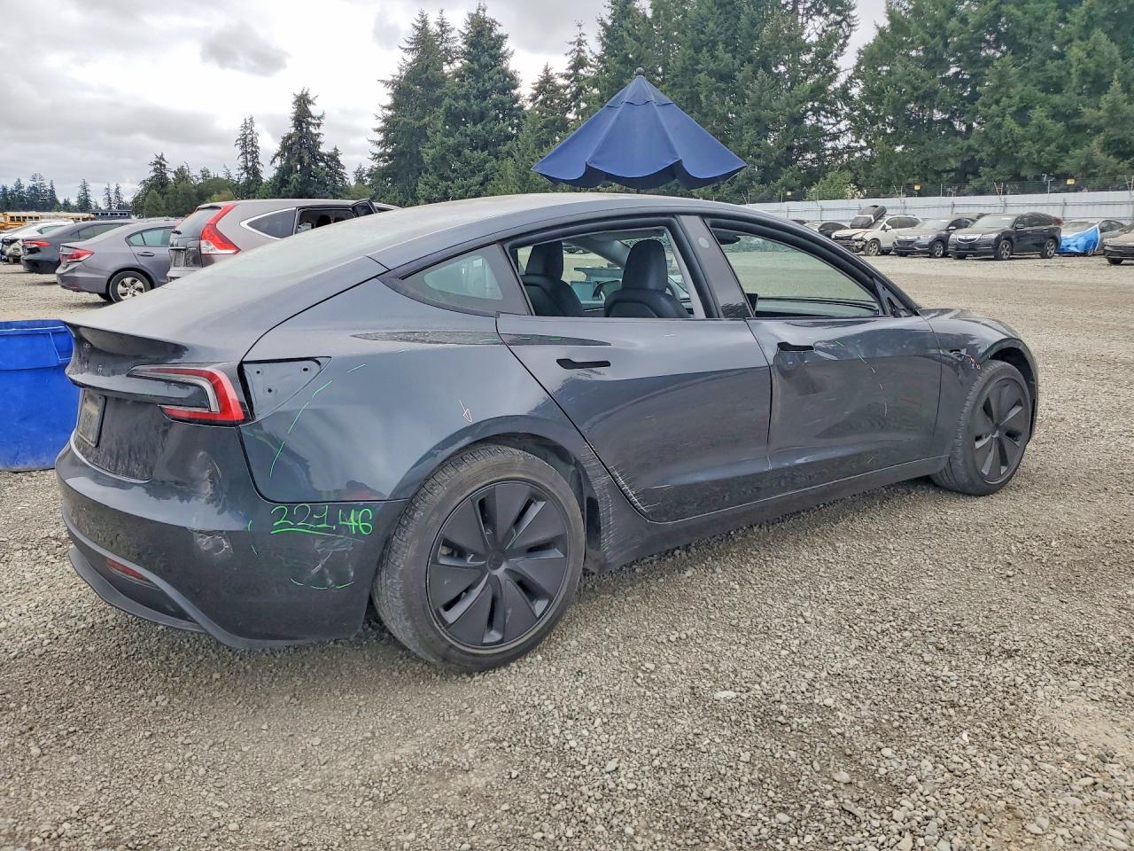 2024 Tesla Model 3 - zdjęcie 3
