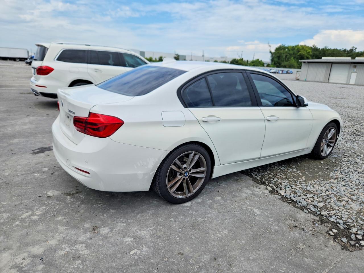 2016 BMW 320 I - zdjęcie 3
