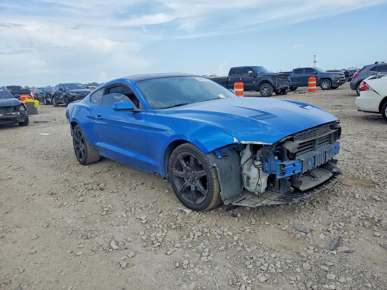 2019 Ford Mustang - zdjęcie 4
