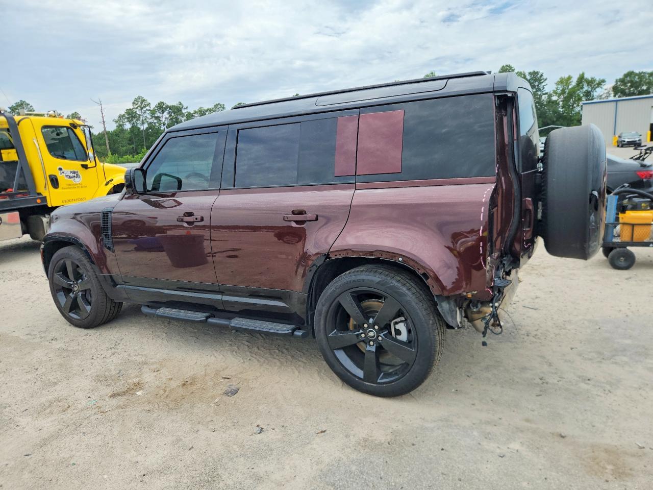 2025 Land Rover Defender 110 Sedona Red - zdjęcie 2