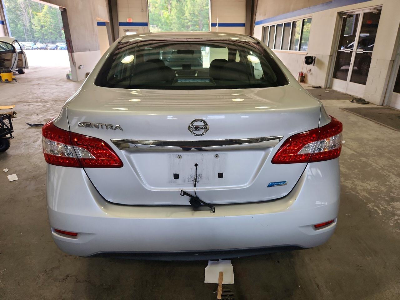 2013 Nissan Sentra S - zdjęcie 6