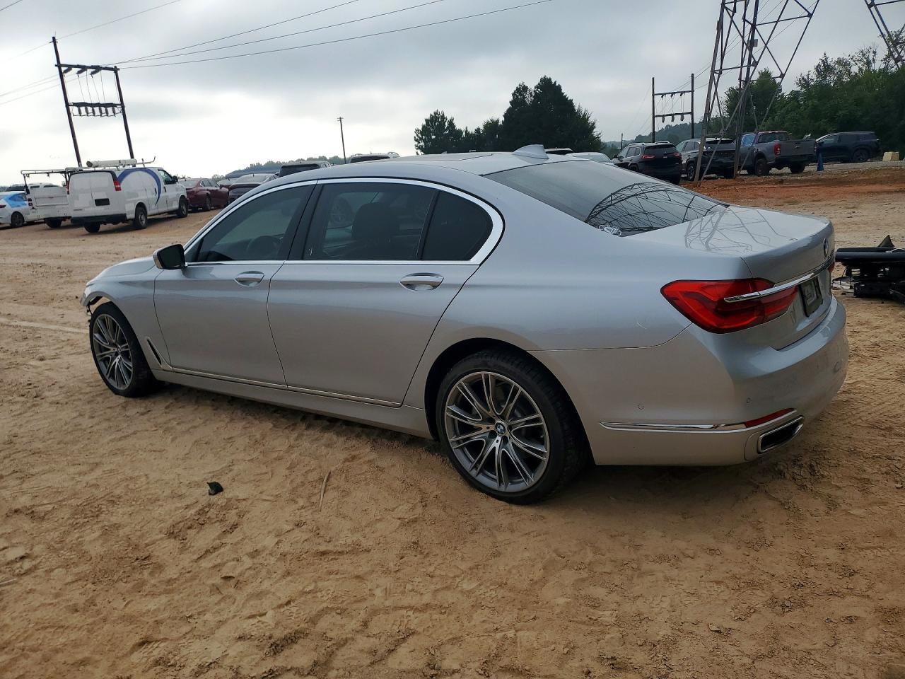 2019 BMW 740 I - zdjęcie 2