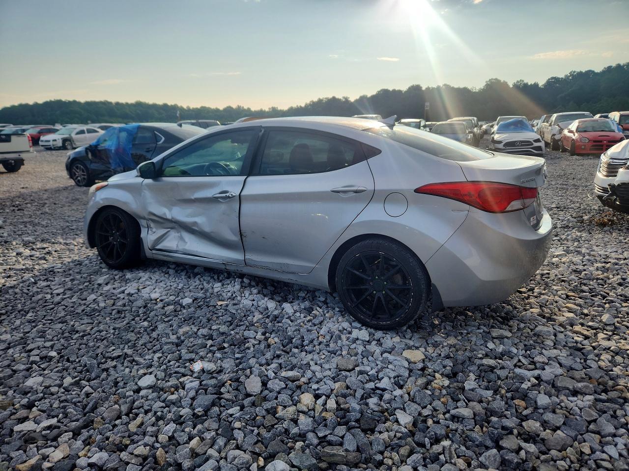2013 Hyundai Elantra Limited - zdjęcie 2