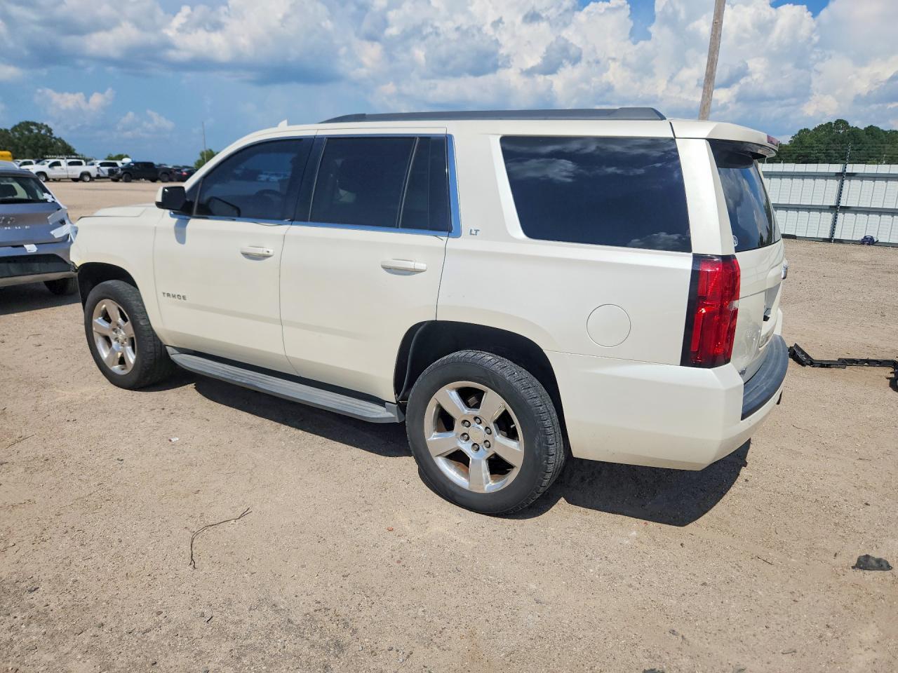 2015 Chevrolet Tahoe C1500 Lt - zdjęcie 2
