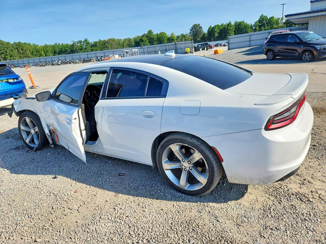 2016 Dodge Charger R - zdjęcie 2