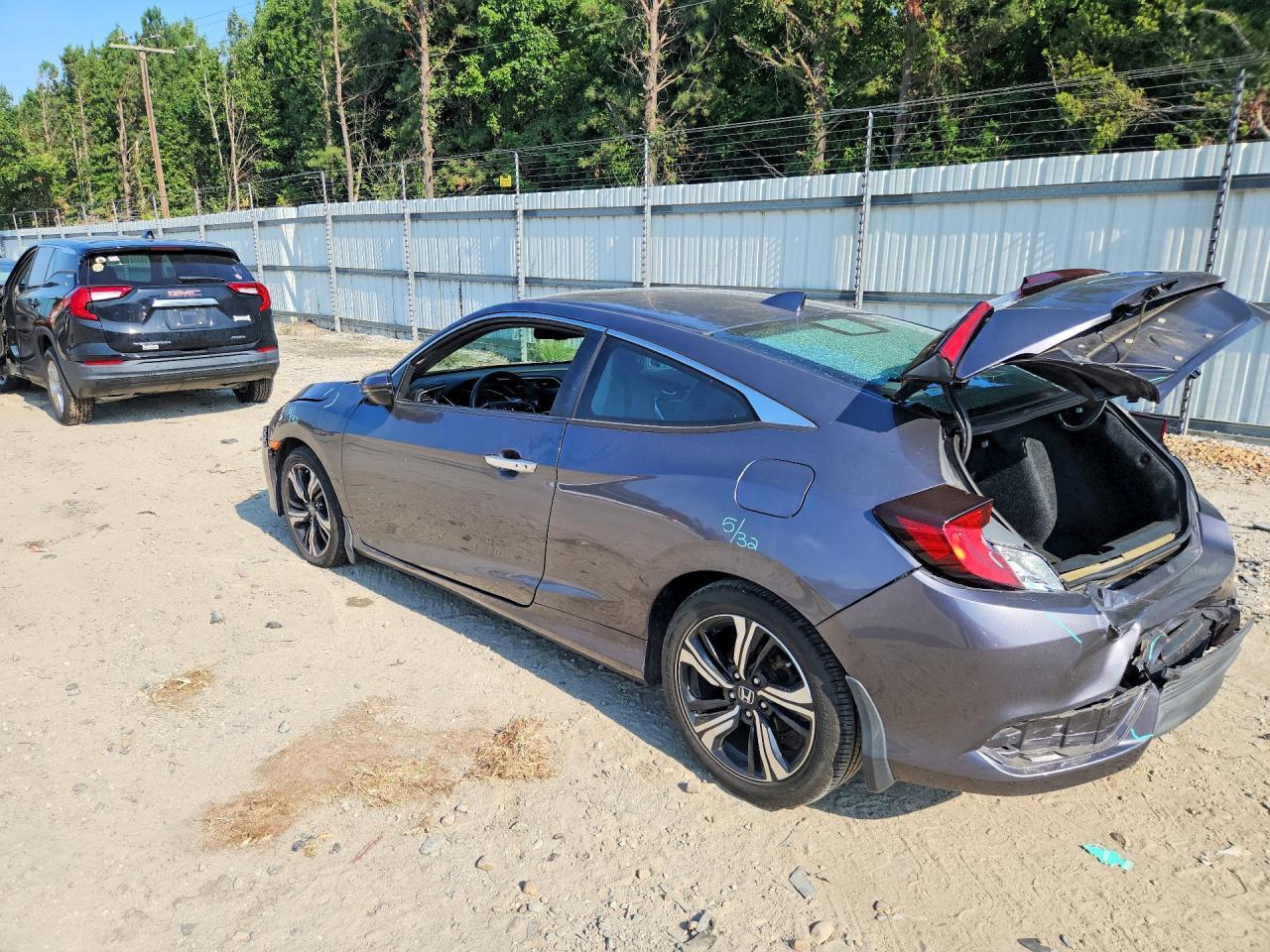 2017 Honda Civic Touring - zdjęcie 2