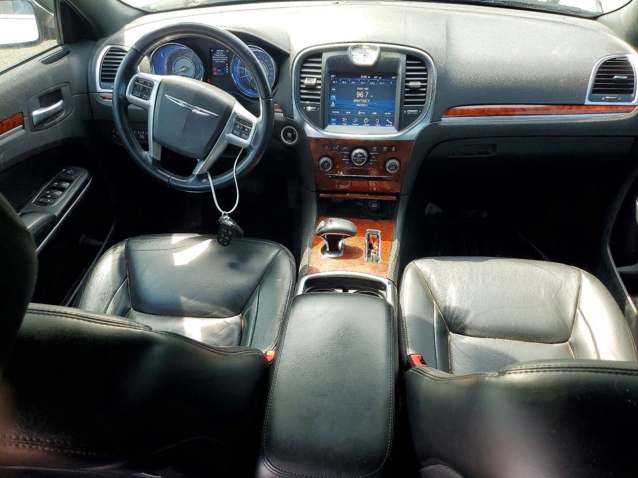 2014 Chrysler 300 - zdjęcie 8