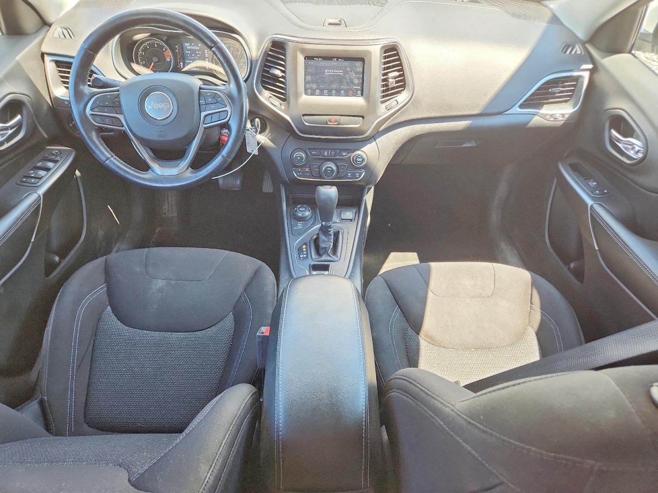 2020 Jeep Cherokee Latitude - zdjęcie 8