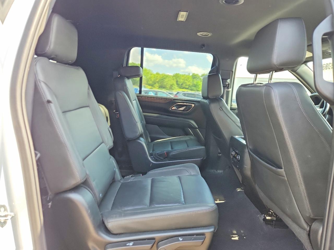 2023 Chevrolet Suburban K1500 Lt - zdjęcie 11