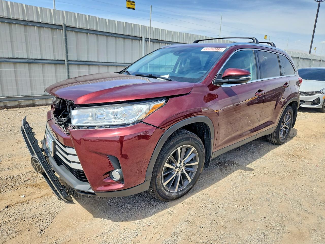 2019 Toyt Highlander - zdjęcie główne