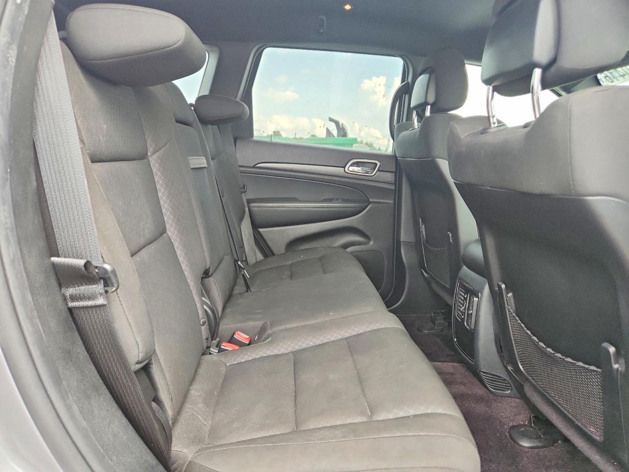 2018 Jeep Grand Cherokee Laredo - zdjęcie 11