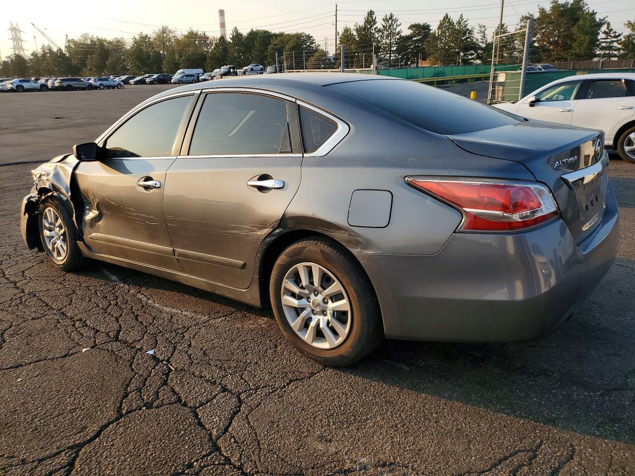 2014 Nissan Altima 2.5 S - zdjęcie 2
