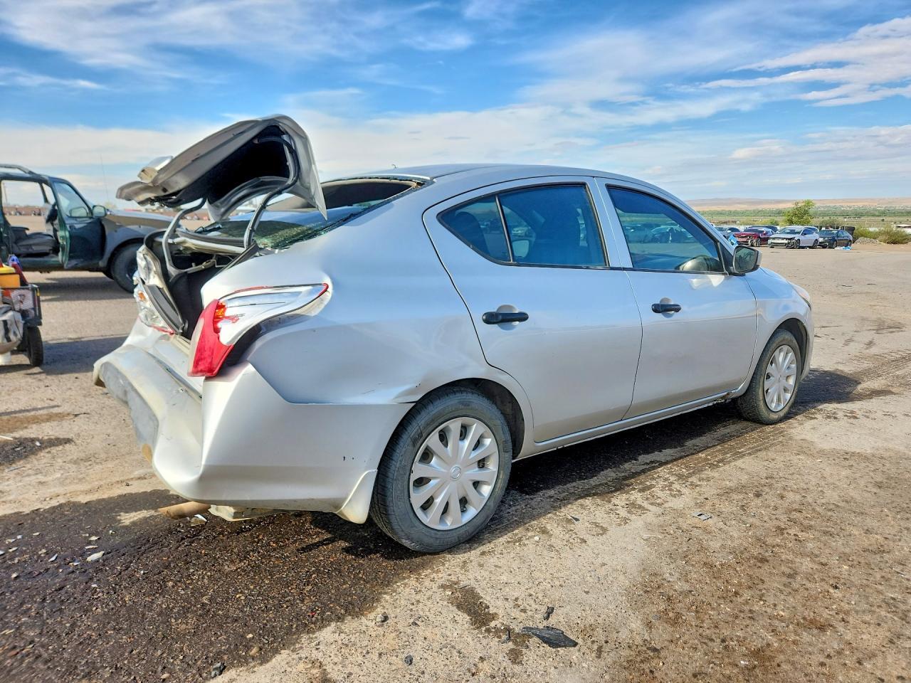 2016 Nissan Versa 1.6 S - zdjęcie 3