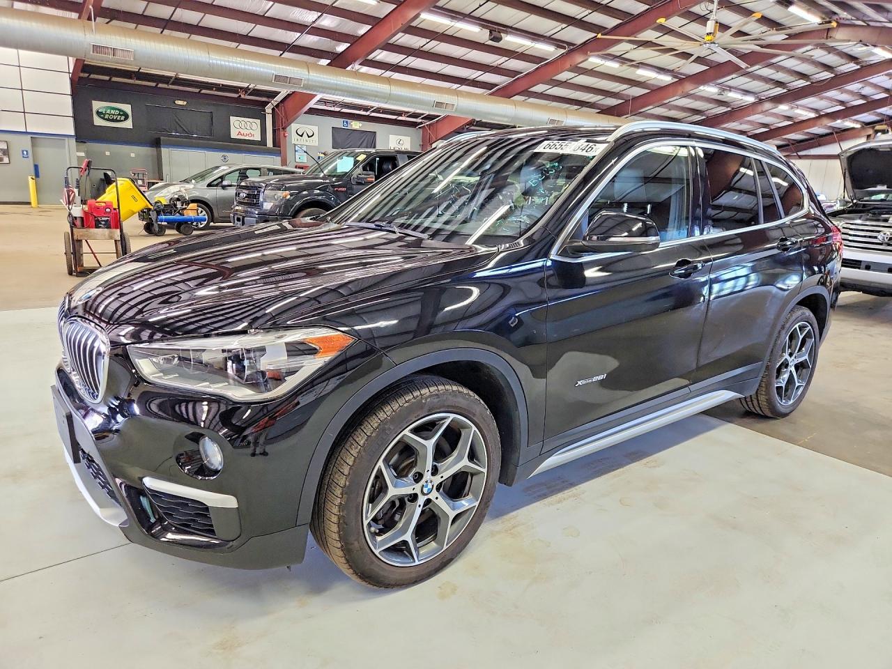 2017 BMW X1 xDrive28I - zdjęcie główne