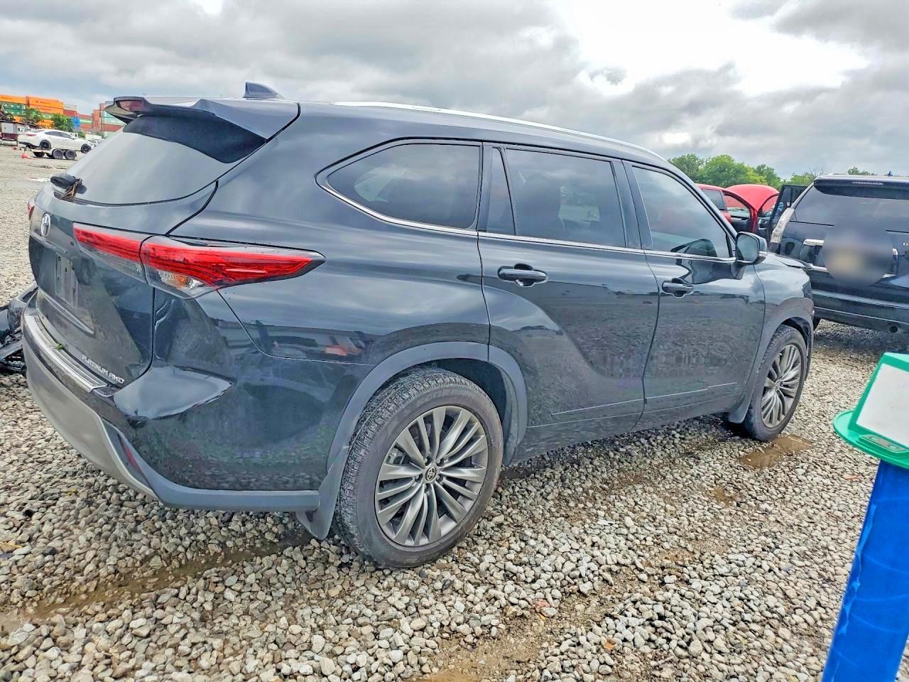 2020 Toyota Highlander Platinum - zdjęcie 3