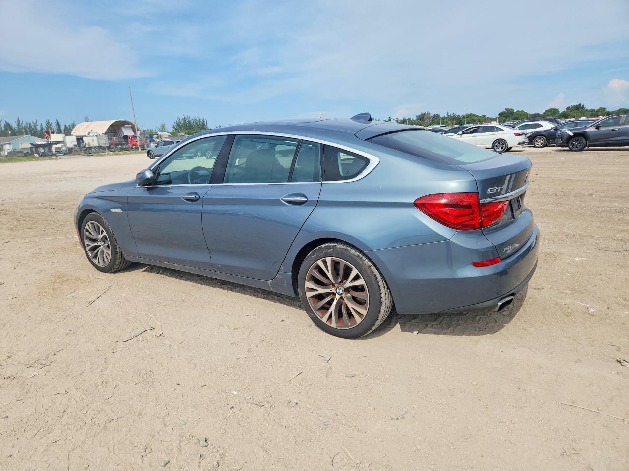 2013 BMW Seria 5 550i - zdjęcie 2