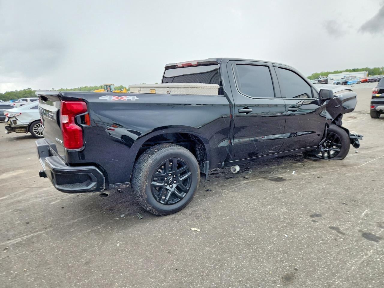 2026 Chevrolet Silverado K1500 Custom - zdjęcie 3