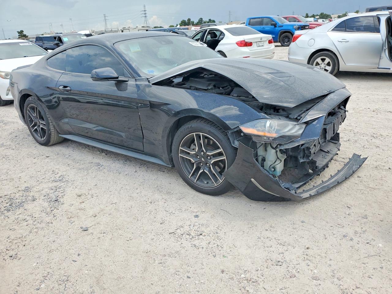 2021 Ford Mustang - zdjęcie 4