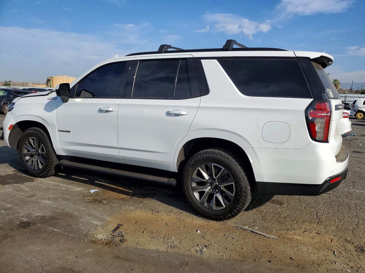 2022 Chevrolet Tahoe K1500 Z71 - zdjęcie 2