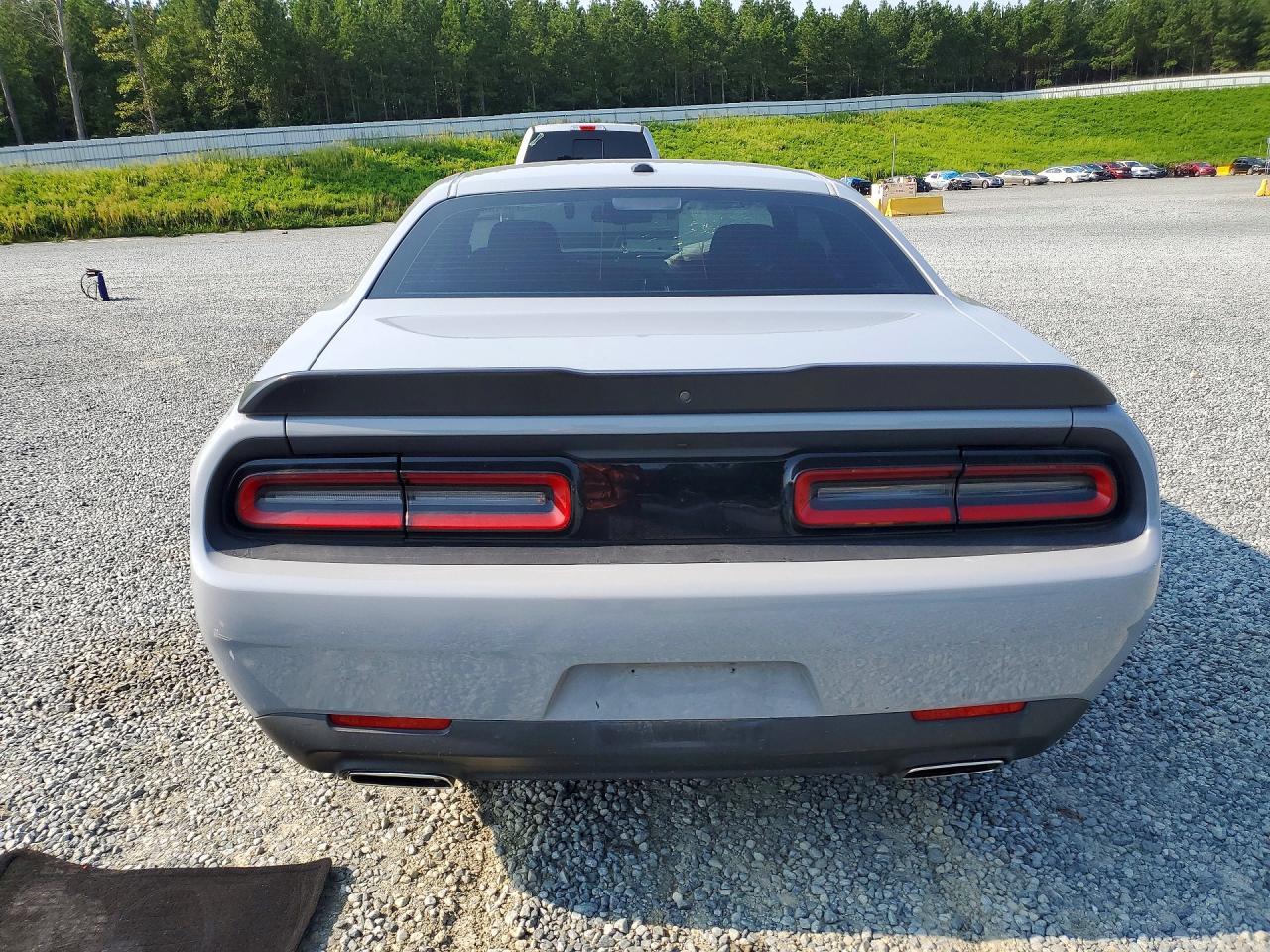 2022 Dodge Challenger Sxt - zdjęcie 6