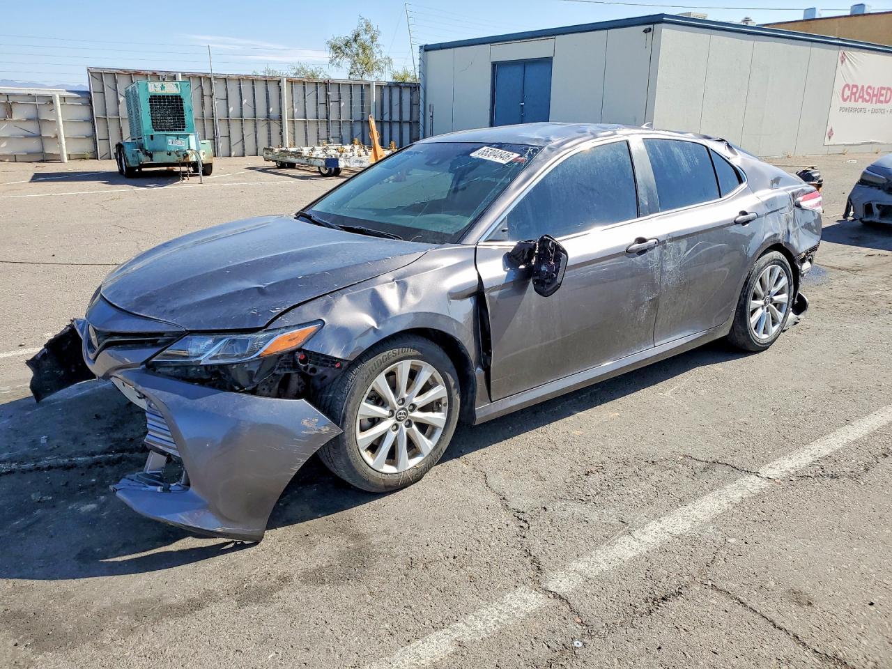 2019 Toyota Camry Le - zdjęcie główne