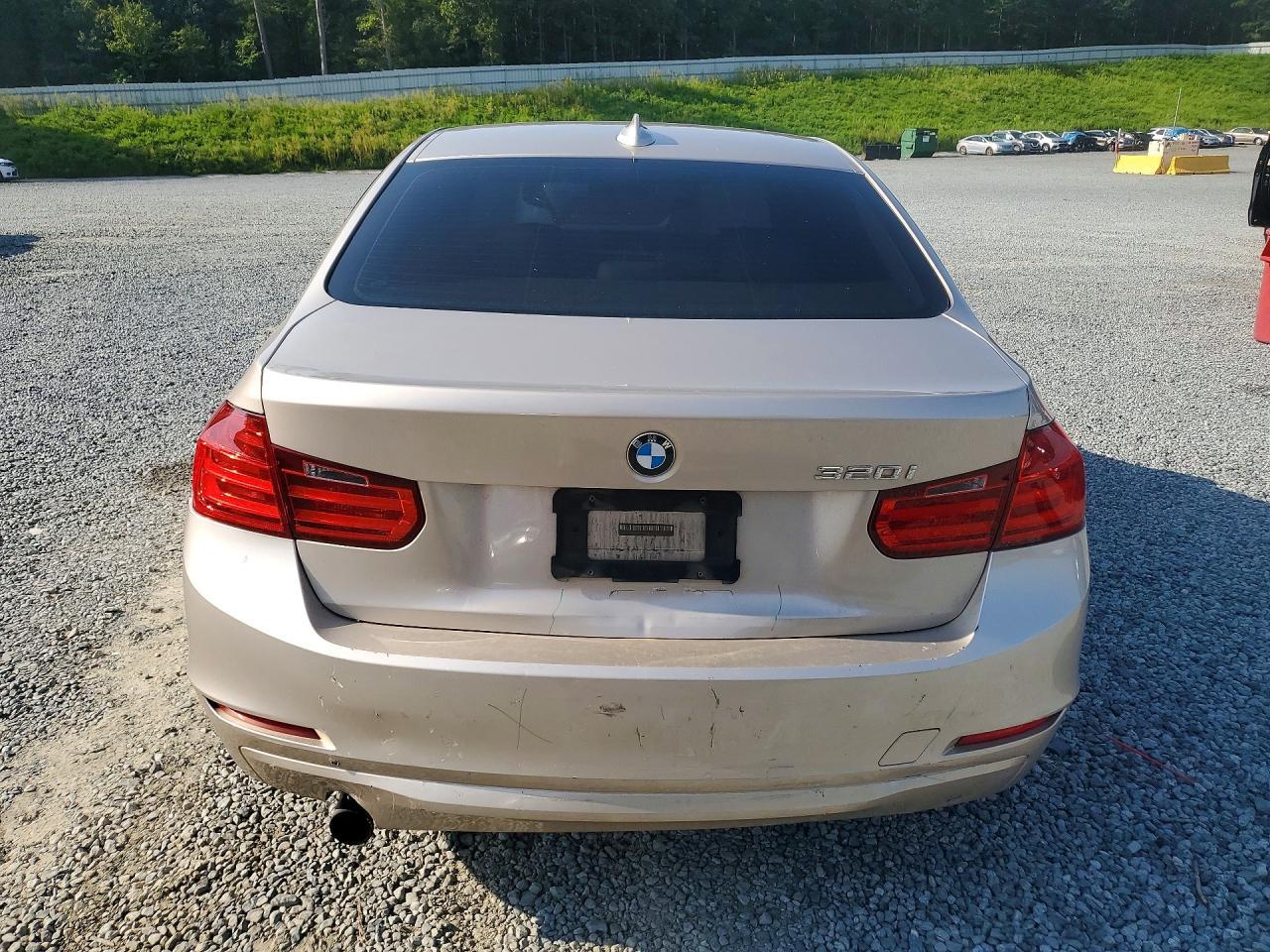 2014 BMW 320 I - zdjęcie 6