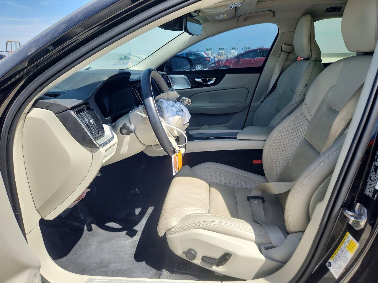 2021 Volvo V60 Cross Country T5 Momentum - zdjęcie 7
