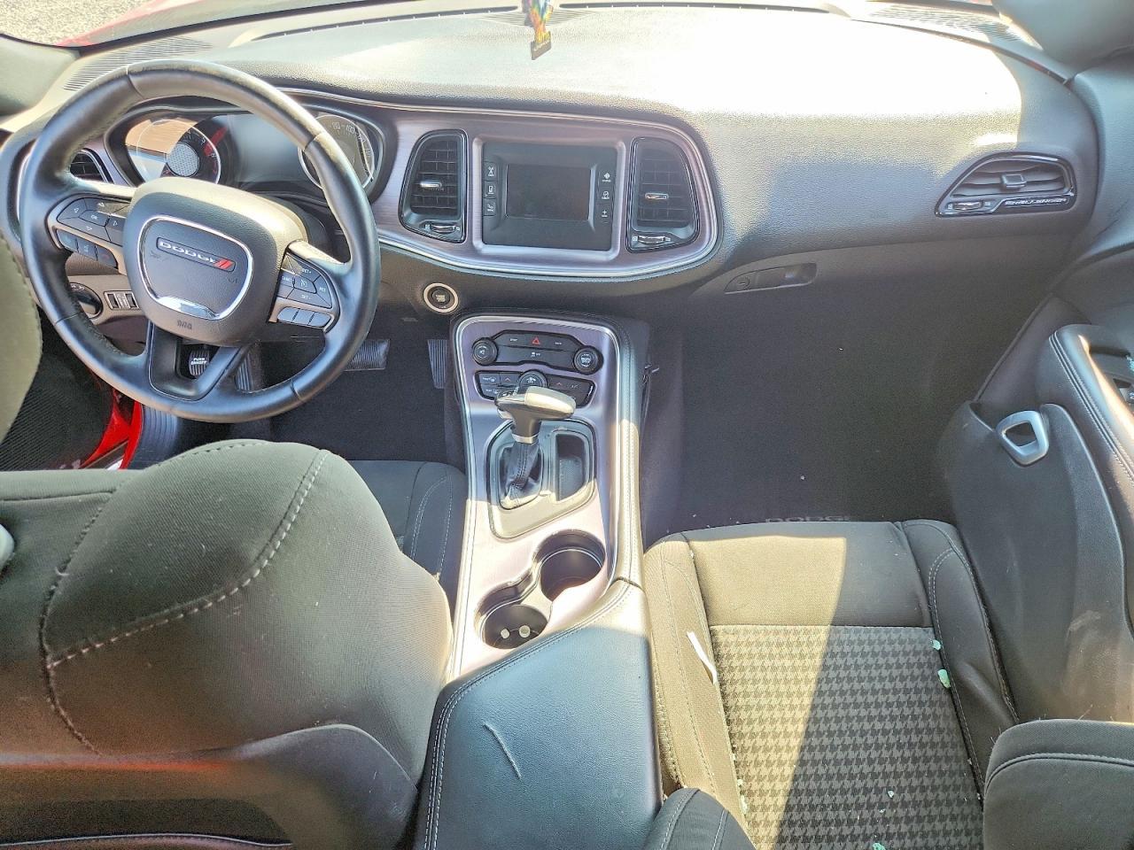 2016 Dodge Challenger Sxt - zdjęcie 8