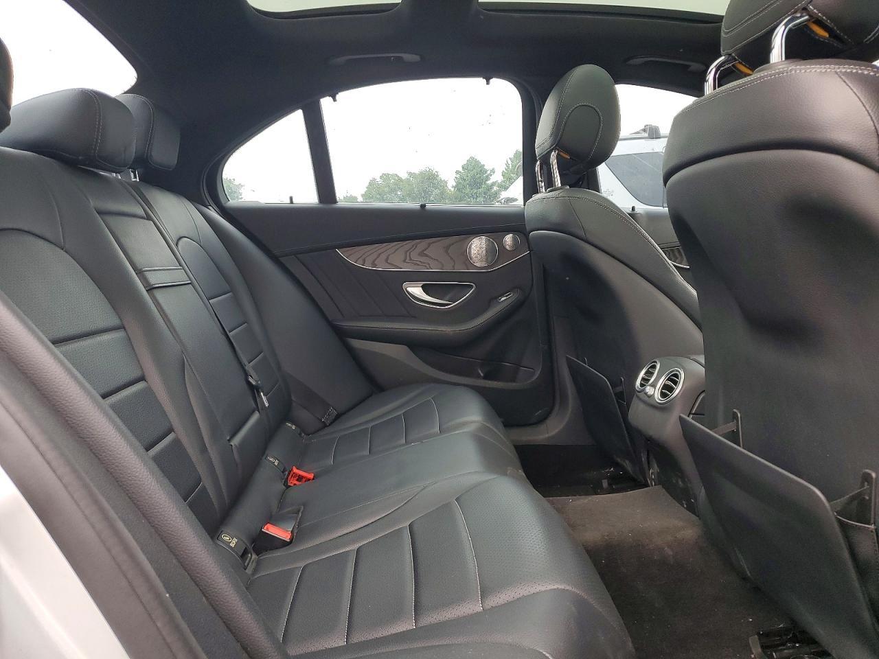 2015 Mercedes-Benz C 300 4Matic - zdjęcie 10