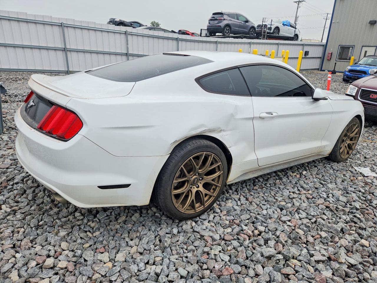 2015 Ford Mustang - zdjęcie 3