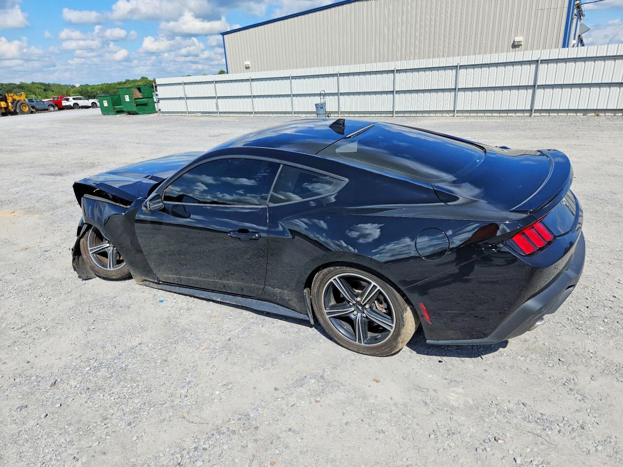 2024 Ford Mustang - zdjęcie 2