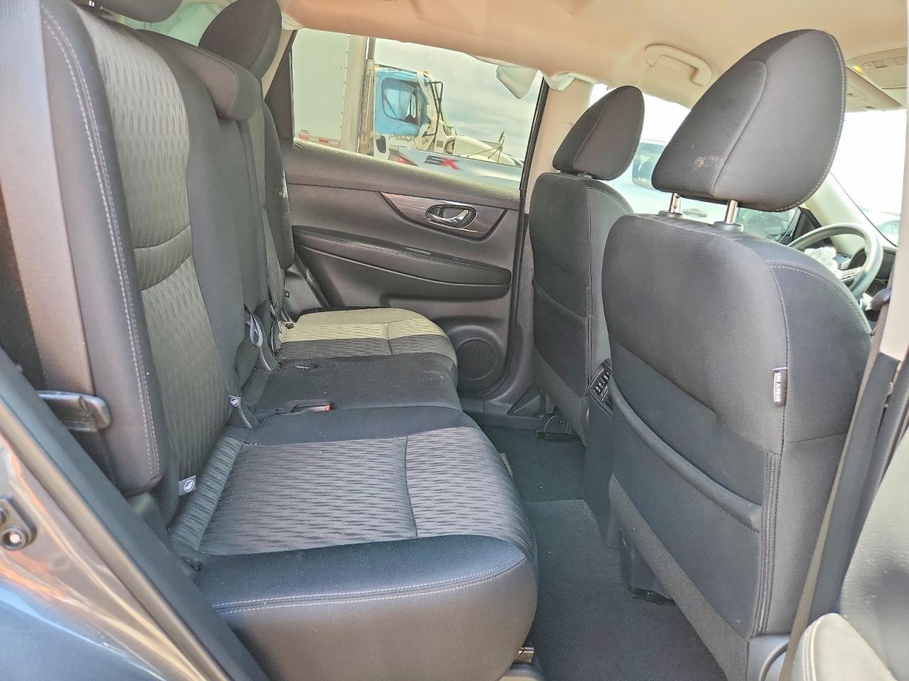 2018 Nissan Rogue S - zdjęcie 11