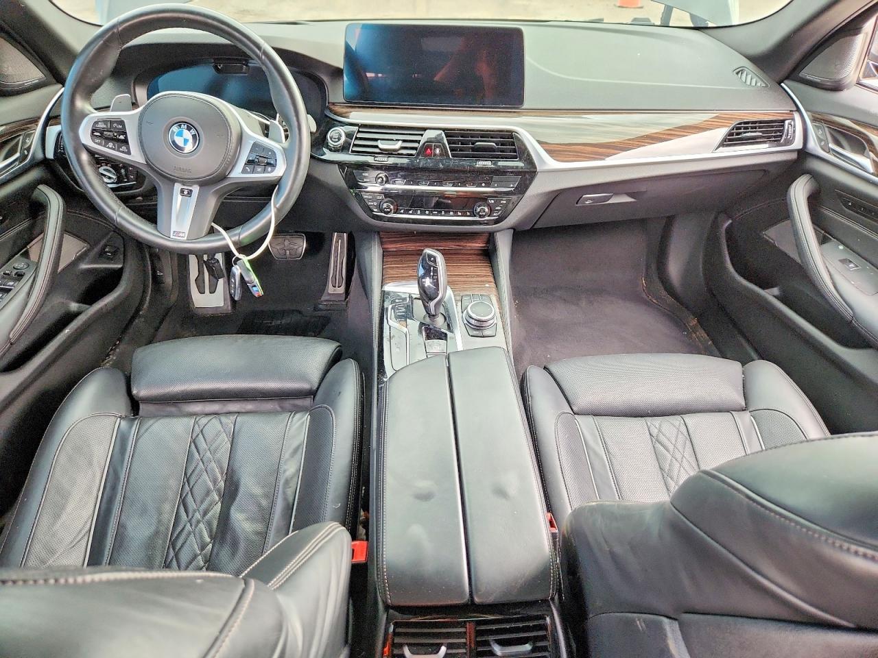 2022 BMW Seria 5 540i - zdjęcie 8