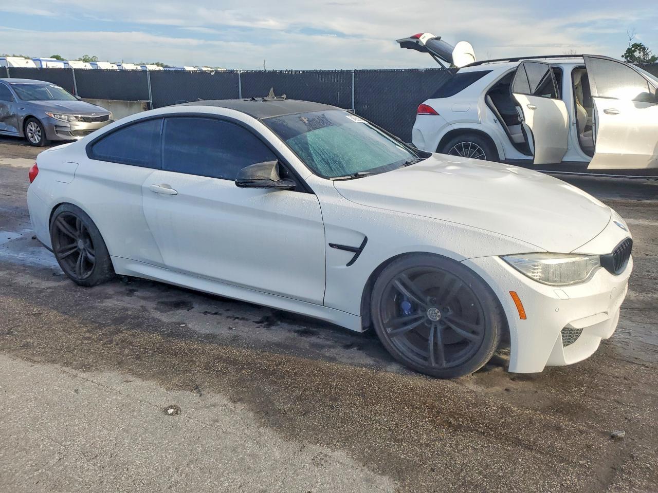 2015 BMW M4 - zdjęcie 4