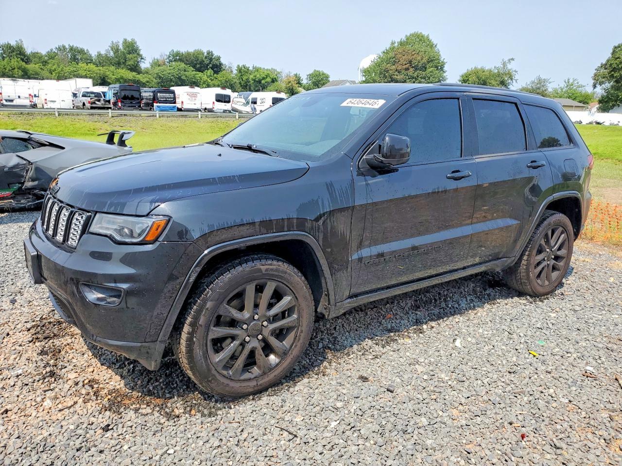 2022 Jeep Grand Cherokee Laredo E - zdjęcie główne