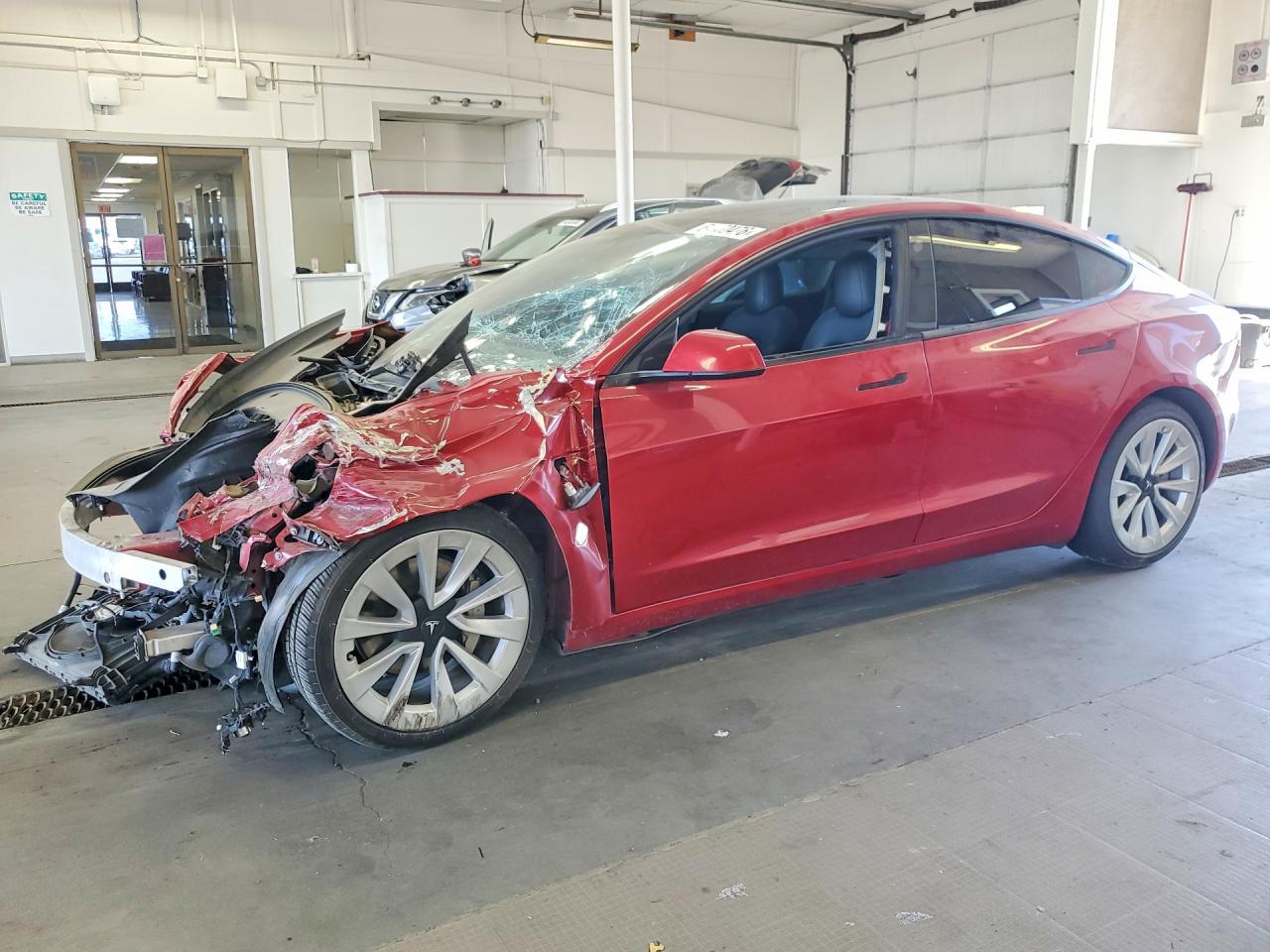 2022 Tesla Model 3 - zdjęcie główne