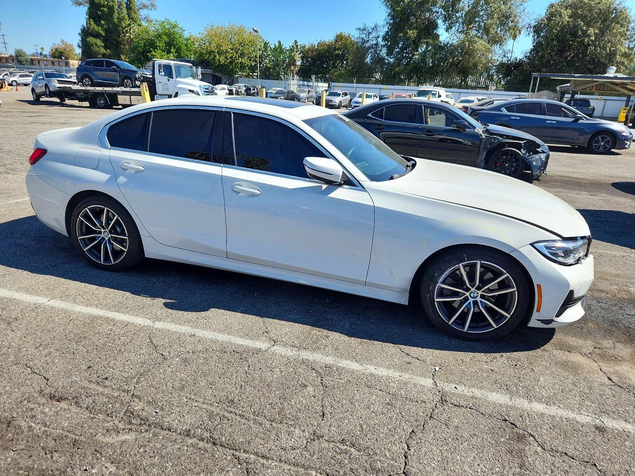 2021 BMW 330I - zdjęcie 4