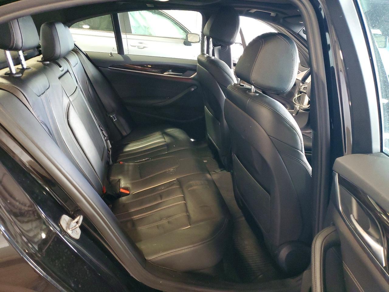 2019 BMW Seria 5 530i - zdjęcie 10