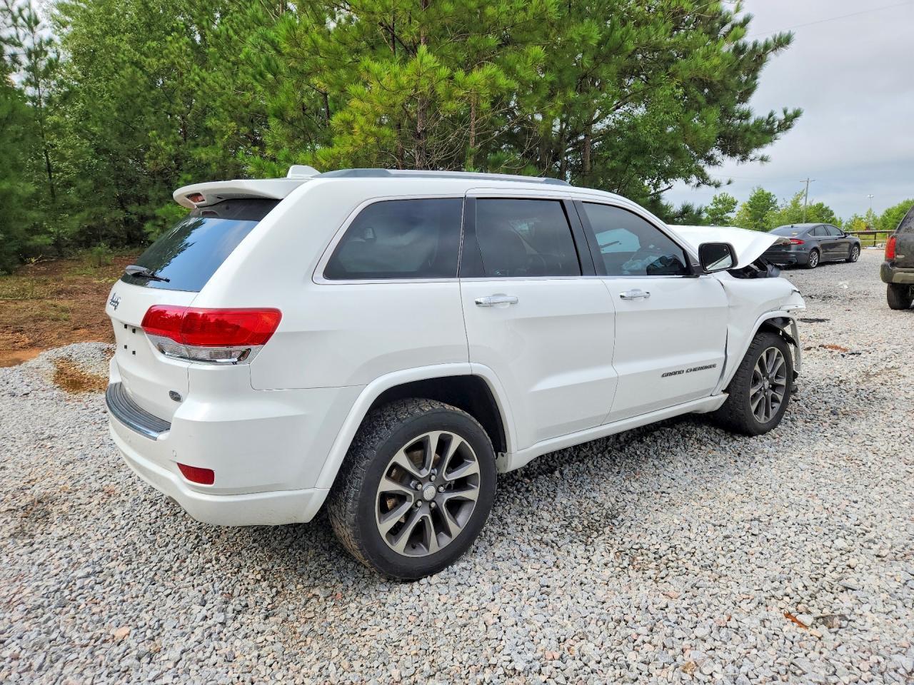 2018 Jeep Grand Cherokee Overland - zdjęcie 3