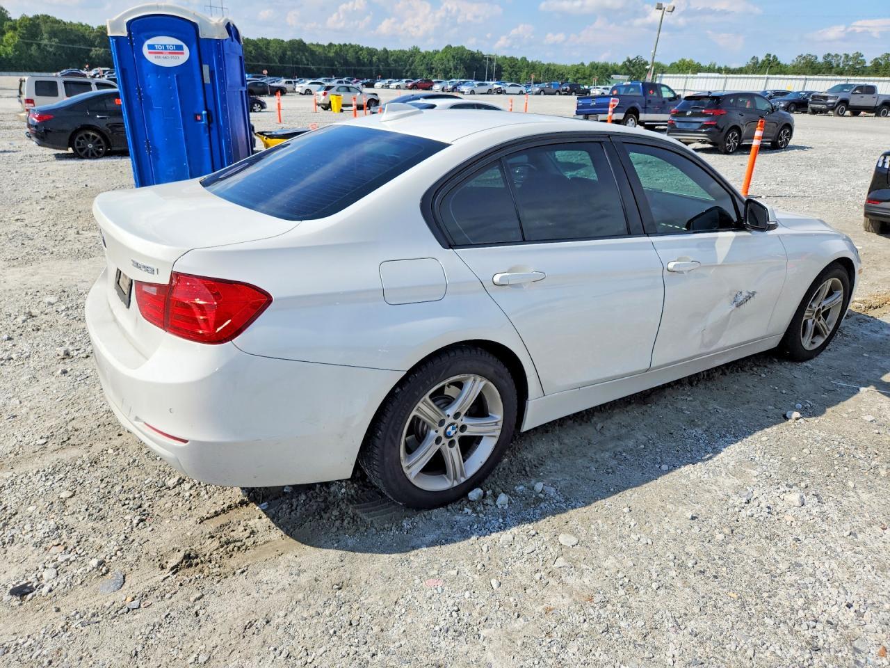 2015 BMW 328 I - zdjęcie 3