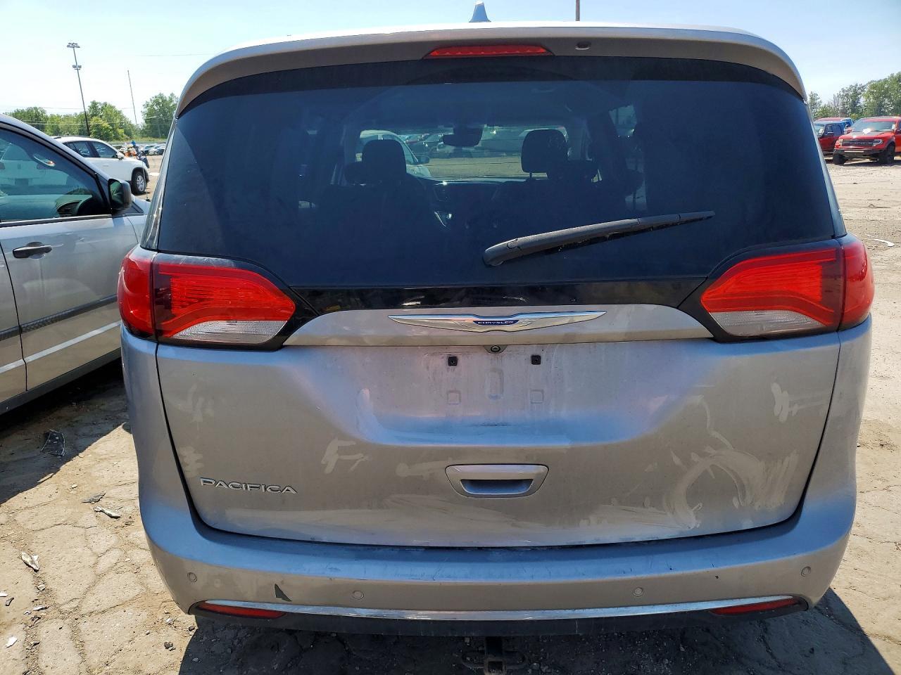 2019 Chrysler Pacifica Touring Plus - zdjęcie 6